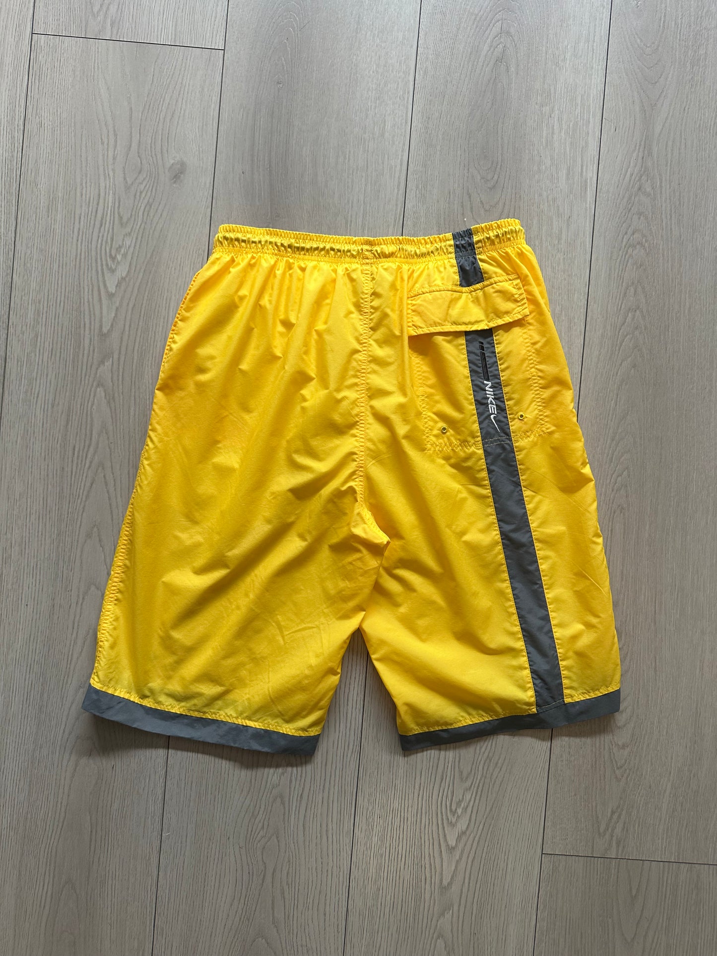 Vintage 00’s Nike Track Shorts