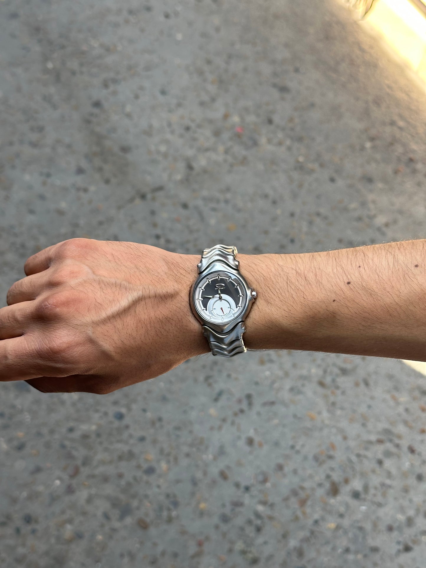 [RARE] Oakley Jury 1.0 Black-Plated Watch